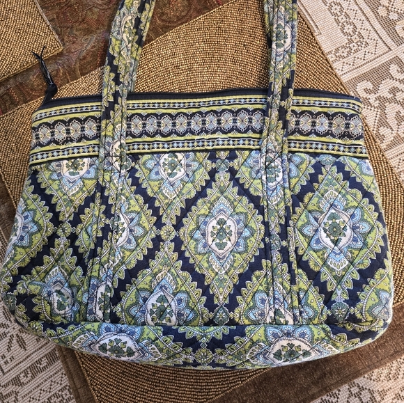 Vera Bradley Shoulder Bag Green and White Diamond - Picture 2 of 5